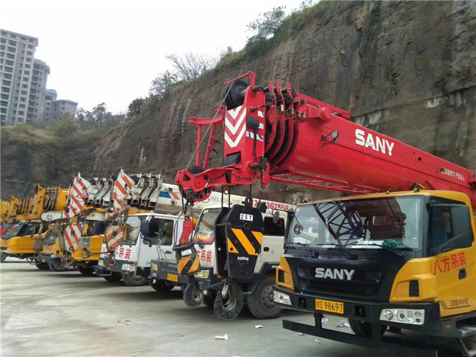 神池县吊车出租按什么计费？台班费、单次费、里程费怎么算？