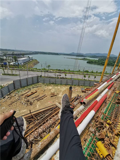 神池县作业中发生设备损坏或人员意外，责任怎么划分？