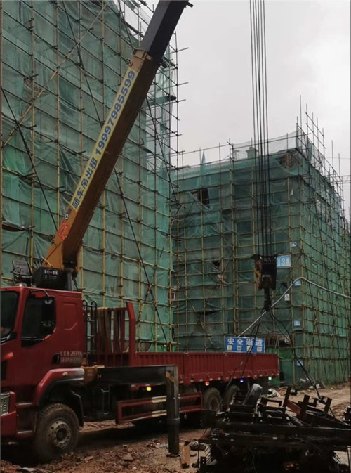 神池县“慢工细活”—— 吊车的 “微动控制” 技术